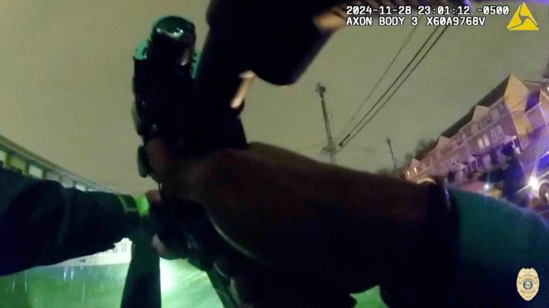 Ohio city fires police officer who shot and killed 15-year-old, settles lawsuit with family | iNFOnews.ca
