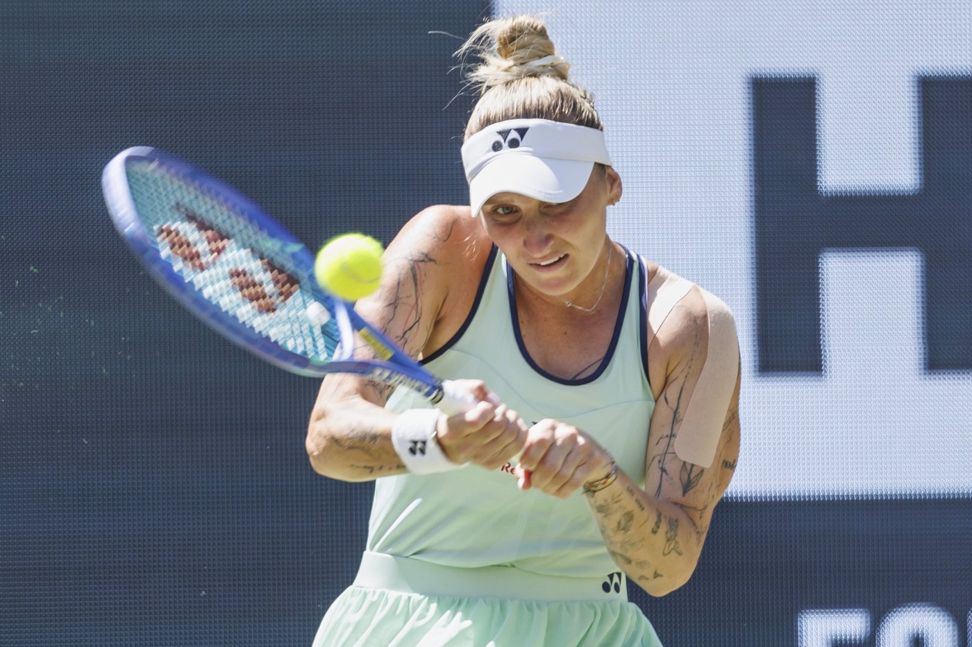 Vondrousova beats Chinese qualifier Wang to win Berlin Open | iNFOnews.ca Vondrousova beats Chinese qualifier Wang to win Berlin Open | iNFOnews.ca