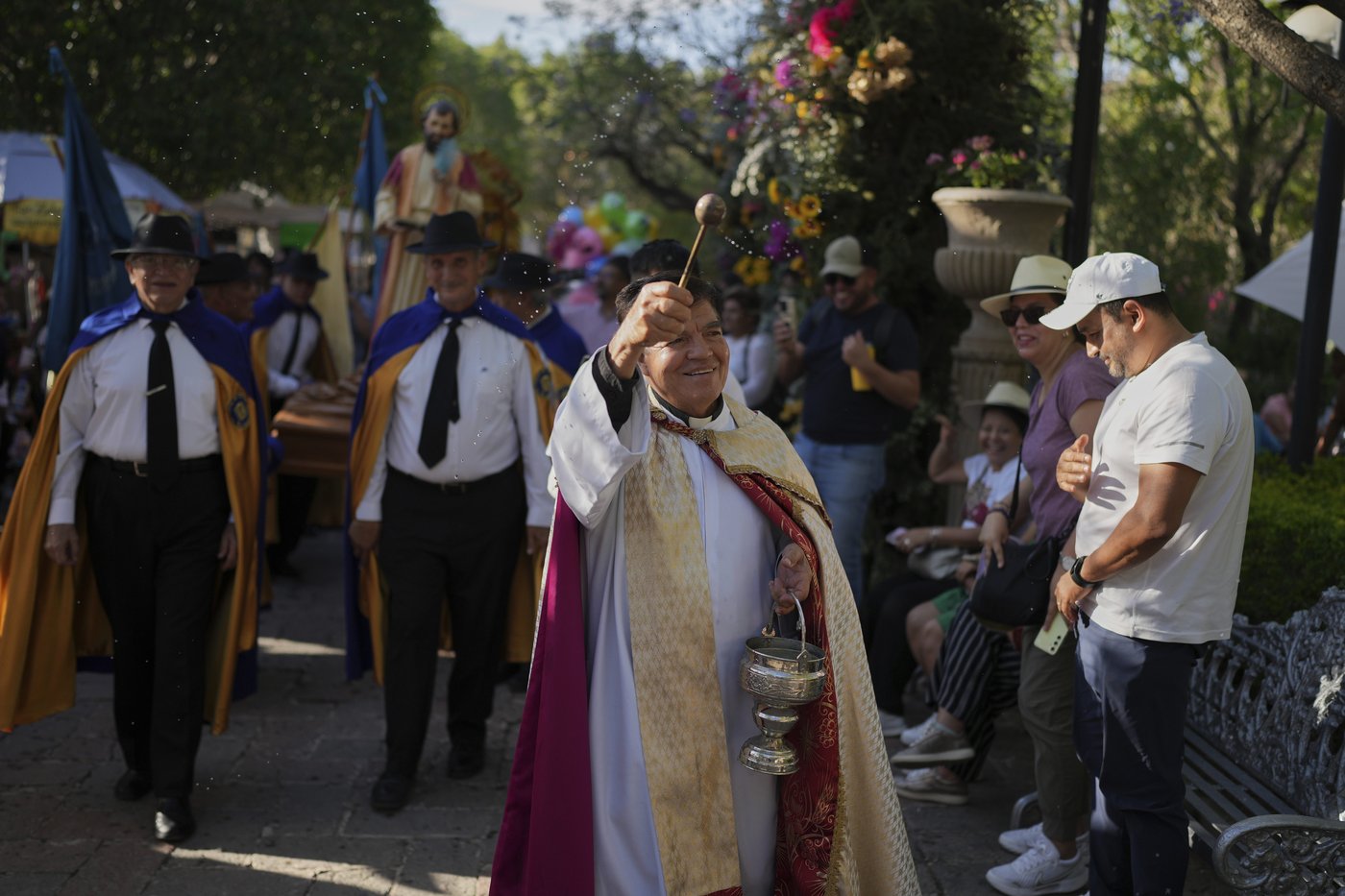 Thousands flock to central Mexico to celebrate Saint Mark's Day | iNFOnews.ca Thousands flock to central Mexico to celebrate Saint Mark's Day | iNFOnews.ca