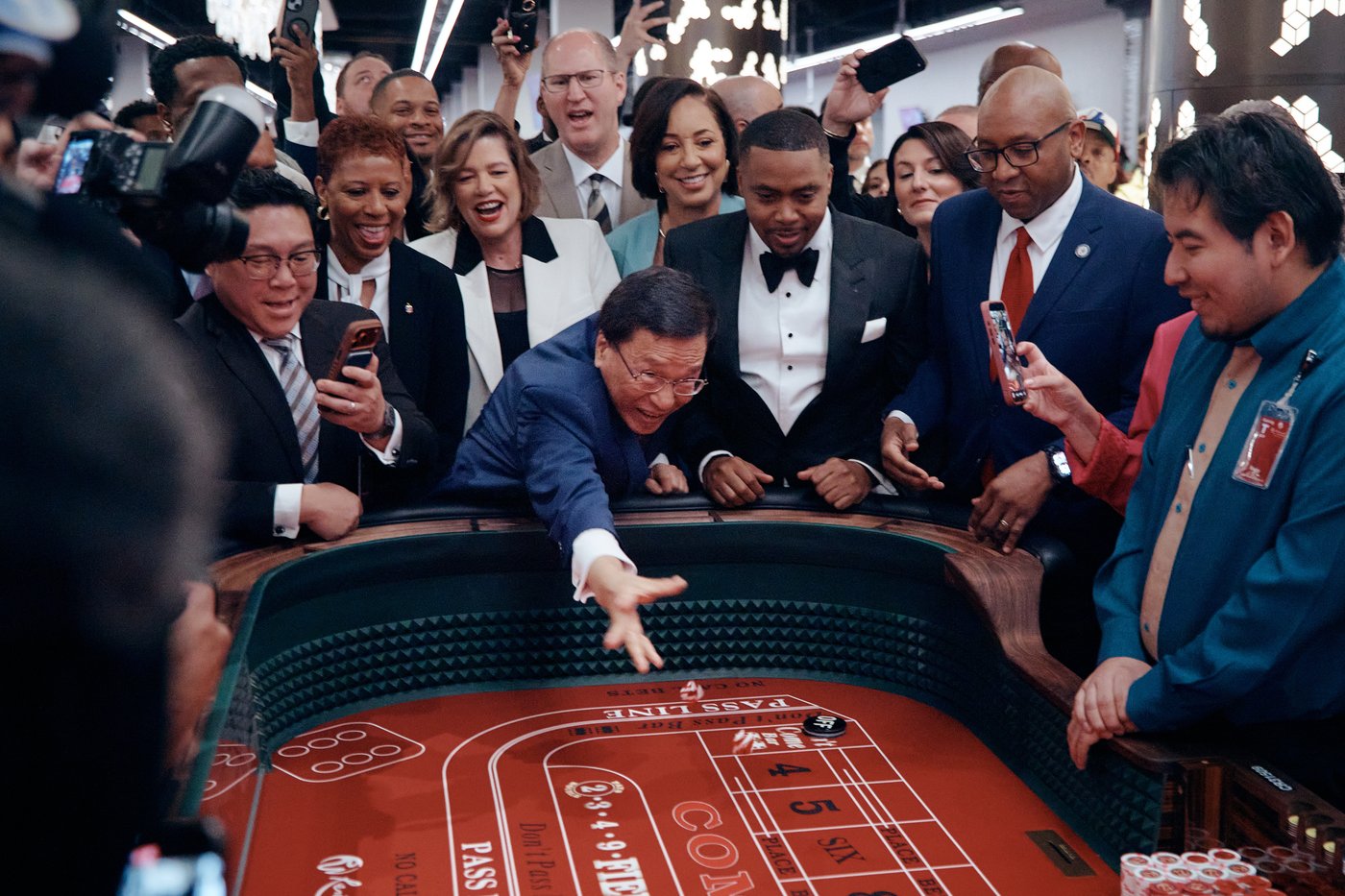 New York City's first full casino with live table games opens | iNFOnews.ca