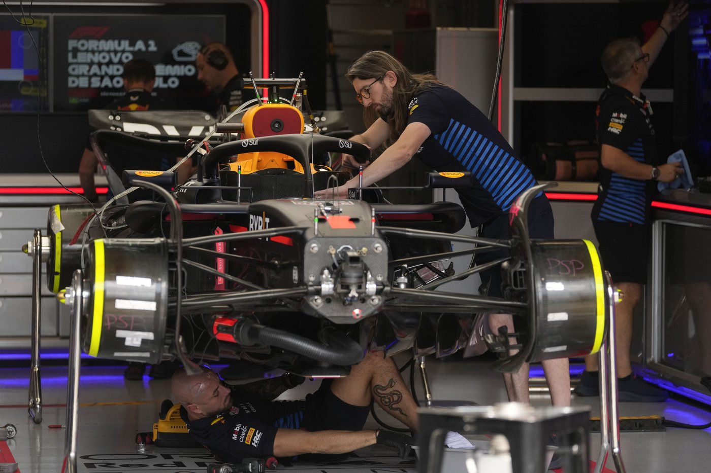 F1 braces for more Verstappen-Norris drama and Hamilton to drive Senna's car | iNFOnews.ca