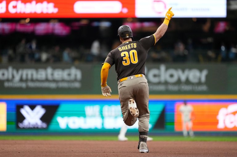 Sheets' 3-run homer in 9th lifts Padres over Brewers 3-1 after another Misiorowski scoreless outing | iNFOnews.ca