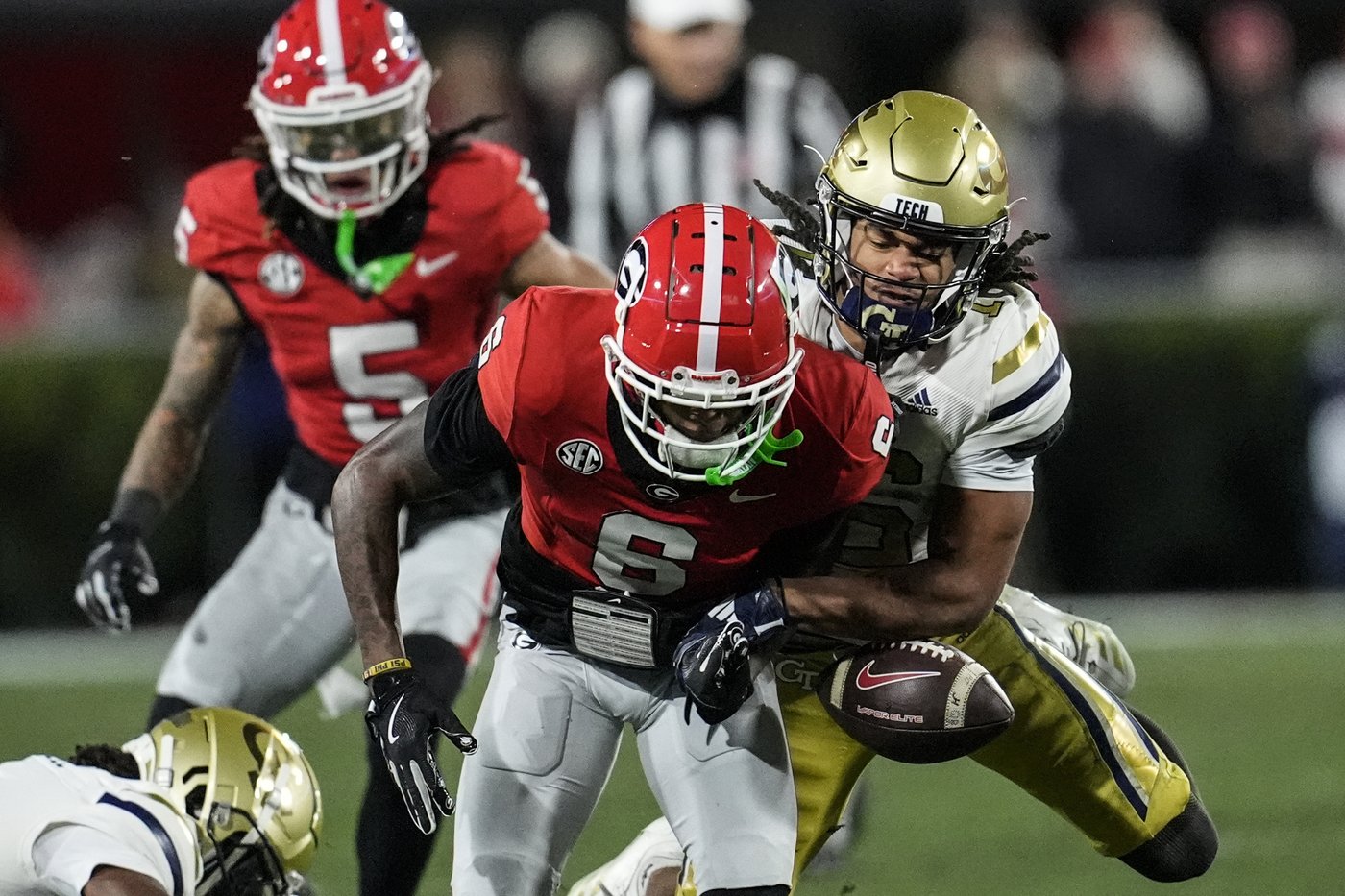Texas defense backing up claim as nation's best heading into SEC title game against Georgia | iNFOnews.ca