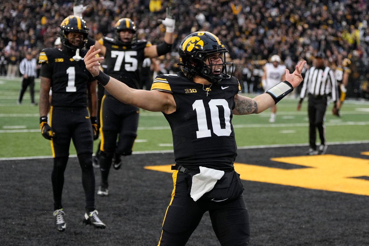 College football picks: Another week for an unranked underdog upset in the Top 25? | iNFOnews.ca