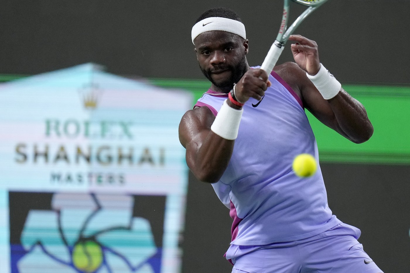 Frances Tiafoe yells a string of curses at a Shanghai Masters chair umpire after a loss | iNFOnews.ca