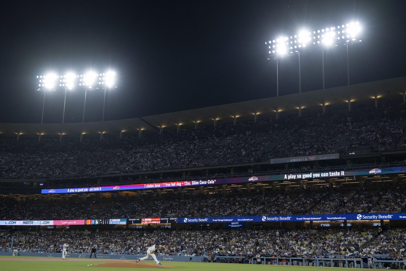 Dodgers become the 10th team in baseball history to draw 4 million fans in a season | iNFOnews.ca