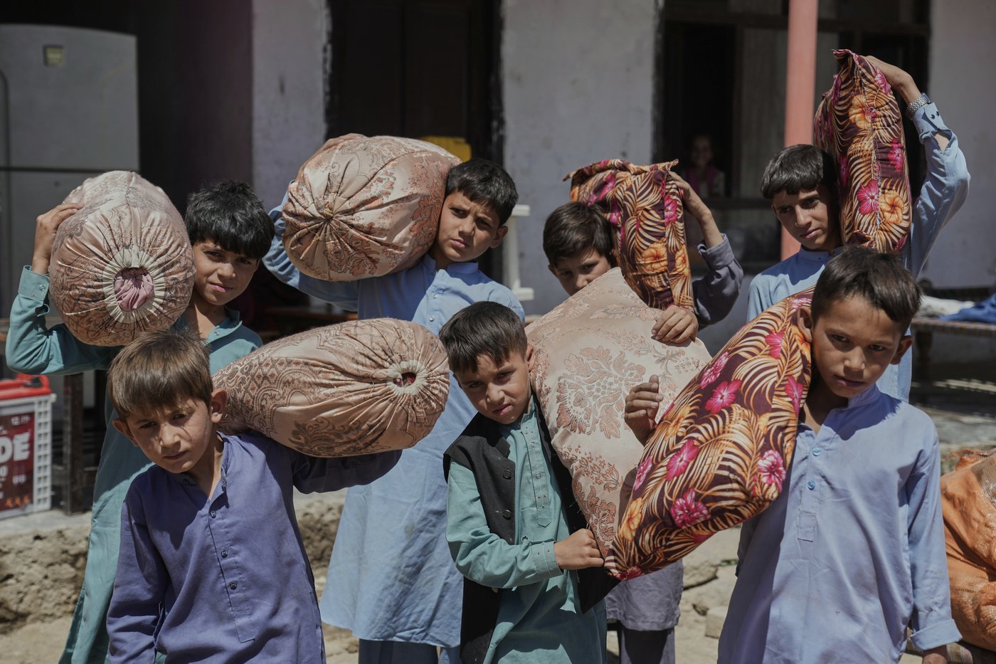 45 minutes to pack up a lifetime as Pakistan's foreigner crackdown sends Afghans scrambling | iNFOnews.ca