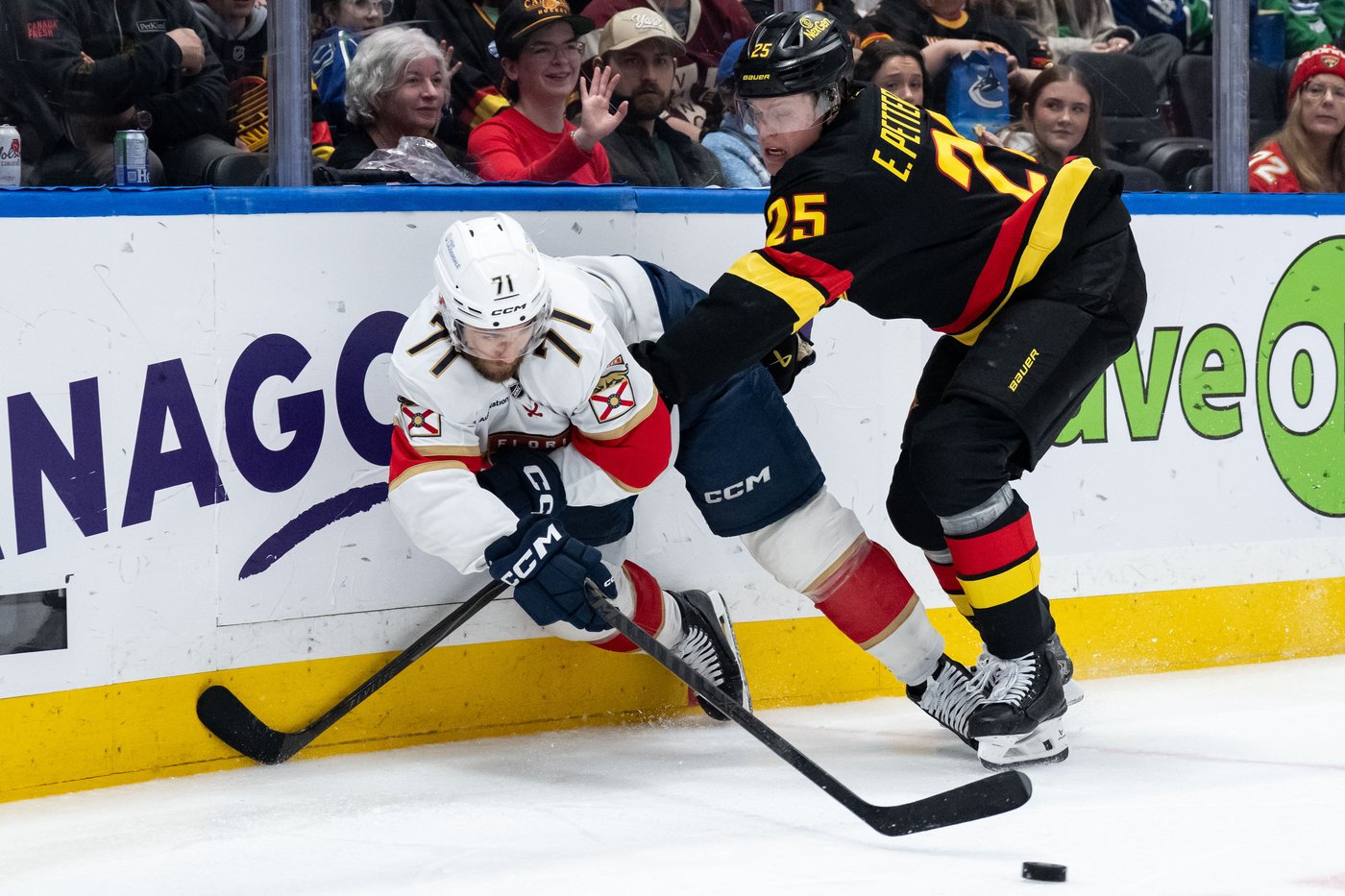 Elias Pettersson scores twice, Vancouver Canucks down Florida Panthers 5-2 | iNFOnews.ca Elias Pettersson scores twice, Vancouver Canucks down Florida Panthers 5-2 | iNFOnews.ca