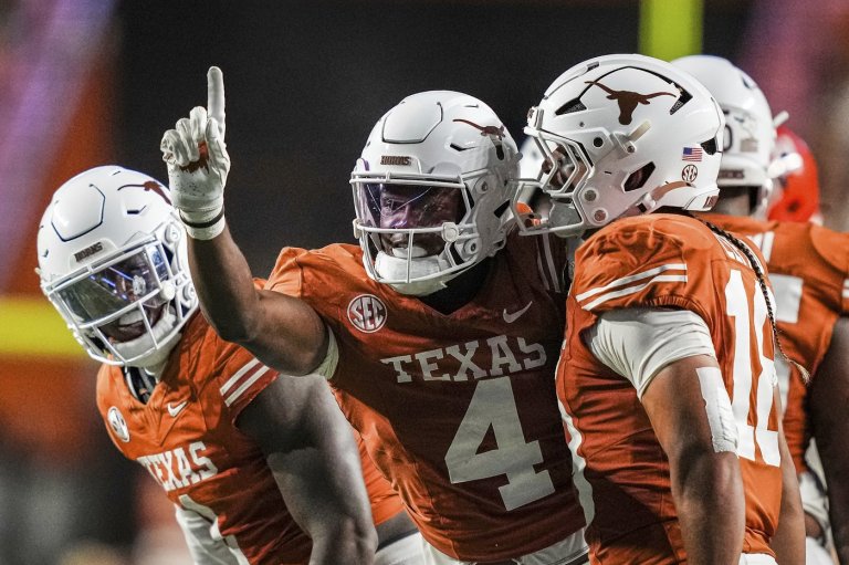 Buckle up: No. 9 Texas begins daunting stretch away from home against Florida in the Swamp | iNFOnews.ca