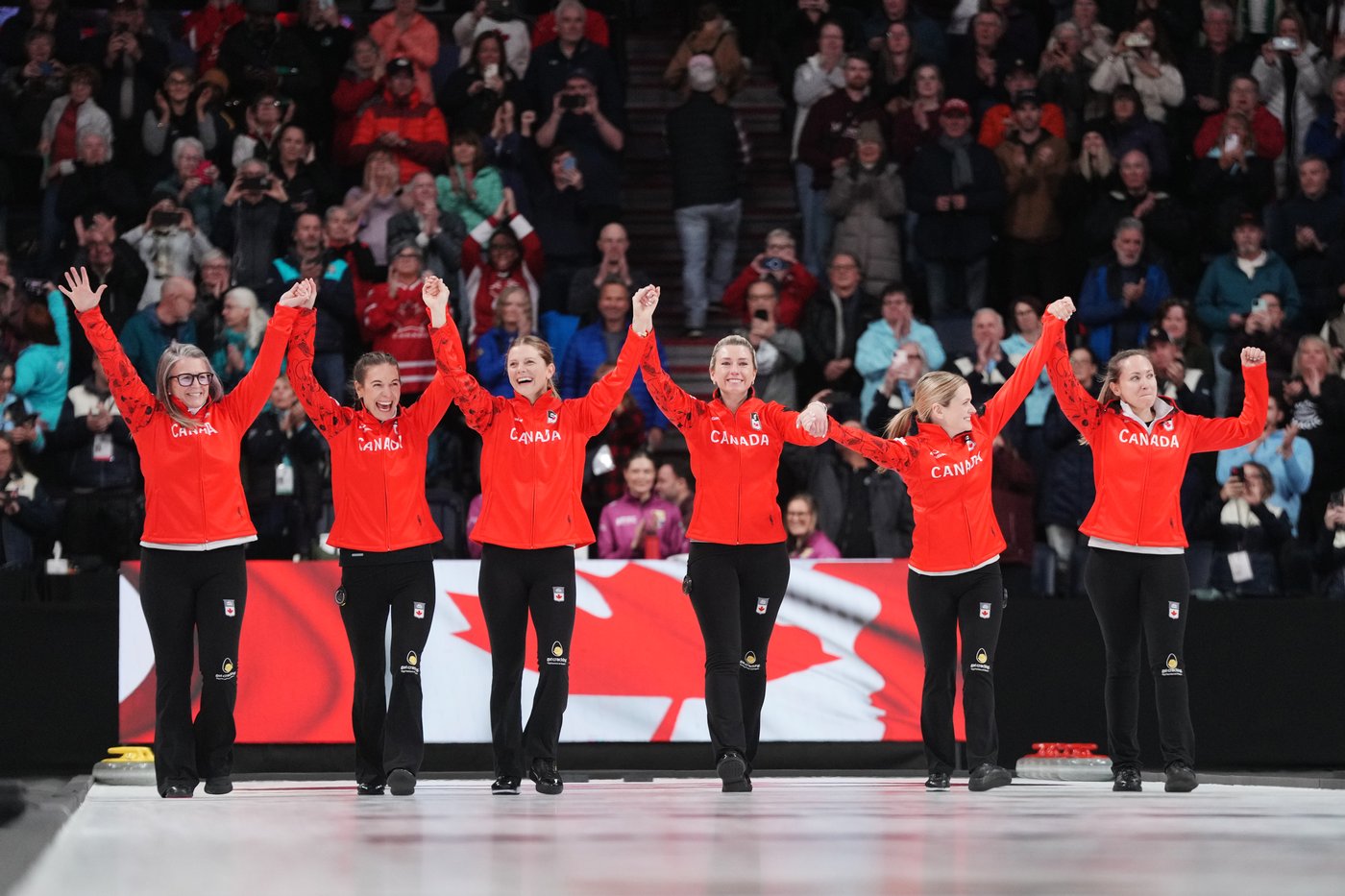 Homan beats Black to sweep women's curling final, secures Olympic spot | iNFOnews.ca Homan beats Black to sweep women's curling final, secures Olympic spot | iNFOnews.ca