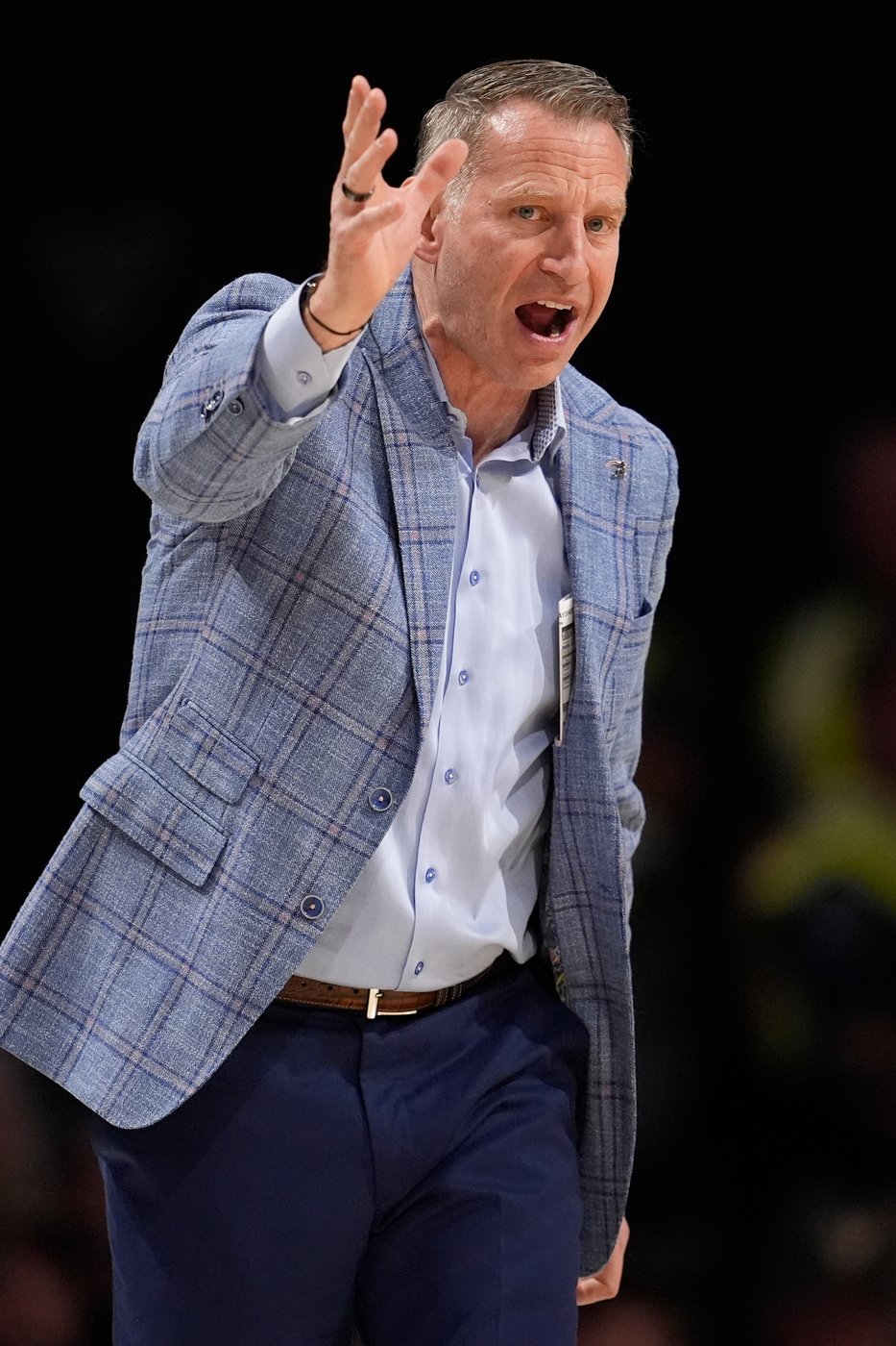 No. 11 Vanderbilt remains undefeated with 96-90 win over No. 13 Alabama | iNFOnews.ca