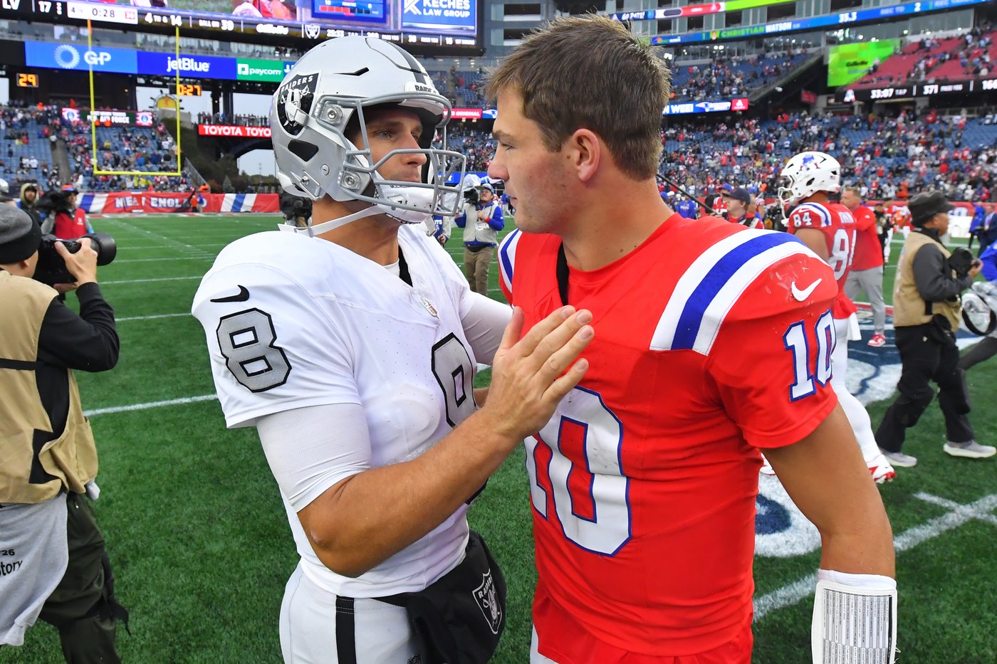 Fernando Mendoza makes NFL debut in Raiders' blowout loss to Patriots | iNFOnews.ca