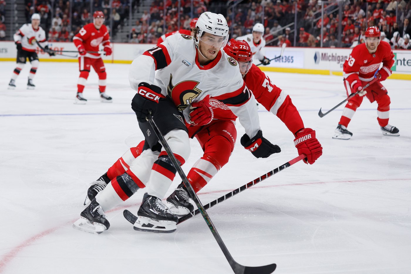 Larkin scores in return to lineup as Red Wings deal Senators 1st loss of the season 5-3 | iNFOnews.ca
