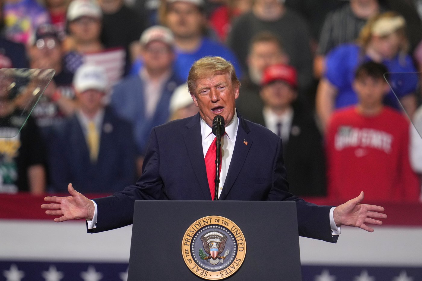 Trump attacks immigrants from Somalia and Haiti while rallying in Ohio for Republican candidates | iNFOnews.ca