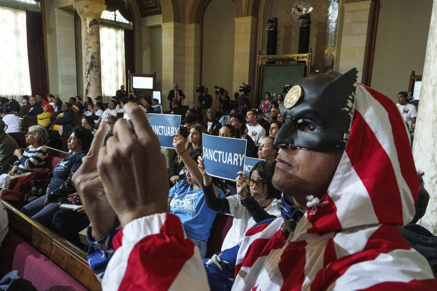 LA enacts sanctuary city ordinance to prepare for potential mass deportations under Trump | iNFOnews.ca LA enacts sanctuary city ordinance to prepare for potential mass deportations under Trump | iNFOnews.ca