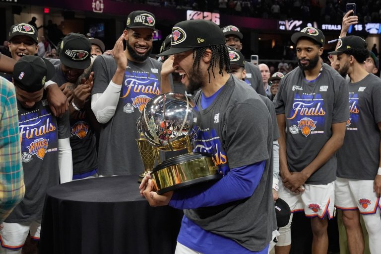 Jalen Brunson leads Knicks to NBA Finals, wins Larry Bird Trophy as Eastern Conference finals MVP | iNFOnews.ca