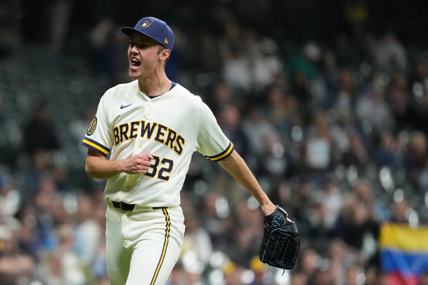 Sheets' 3-run homer in 9th lifts Padres over Brewers 3-1 after another Misiorowski scoreless outing | iNFOnews.ca Sheets' 3-run homer in 9th lifts Padres over Brewers 3-1 after another Misiorowski scoreless outing | iNFOnews.ca