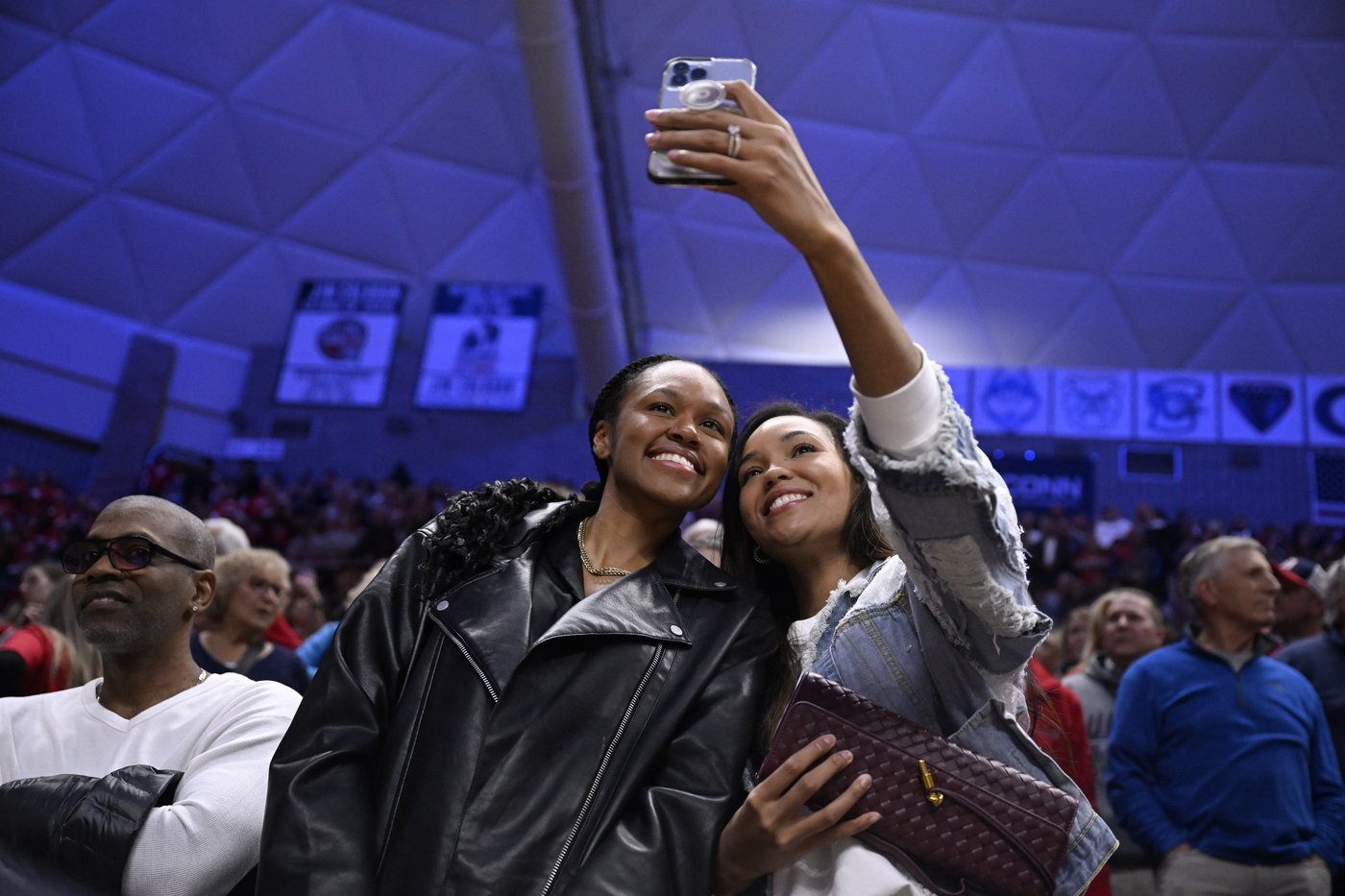 UConn coach Geno Auriemma breaks NCAA wins record, getting 1,217th career victory | iNFOnews.ca
