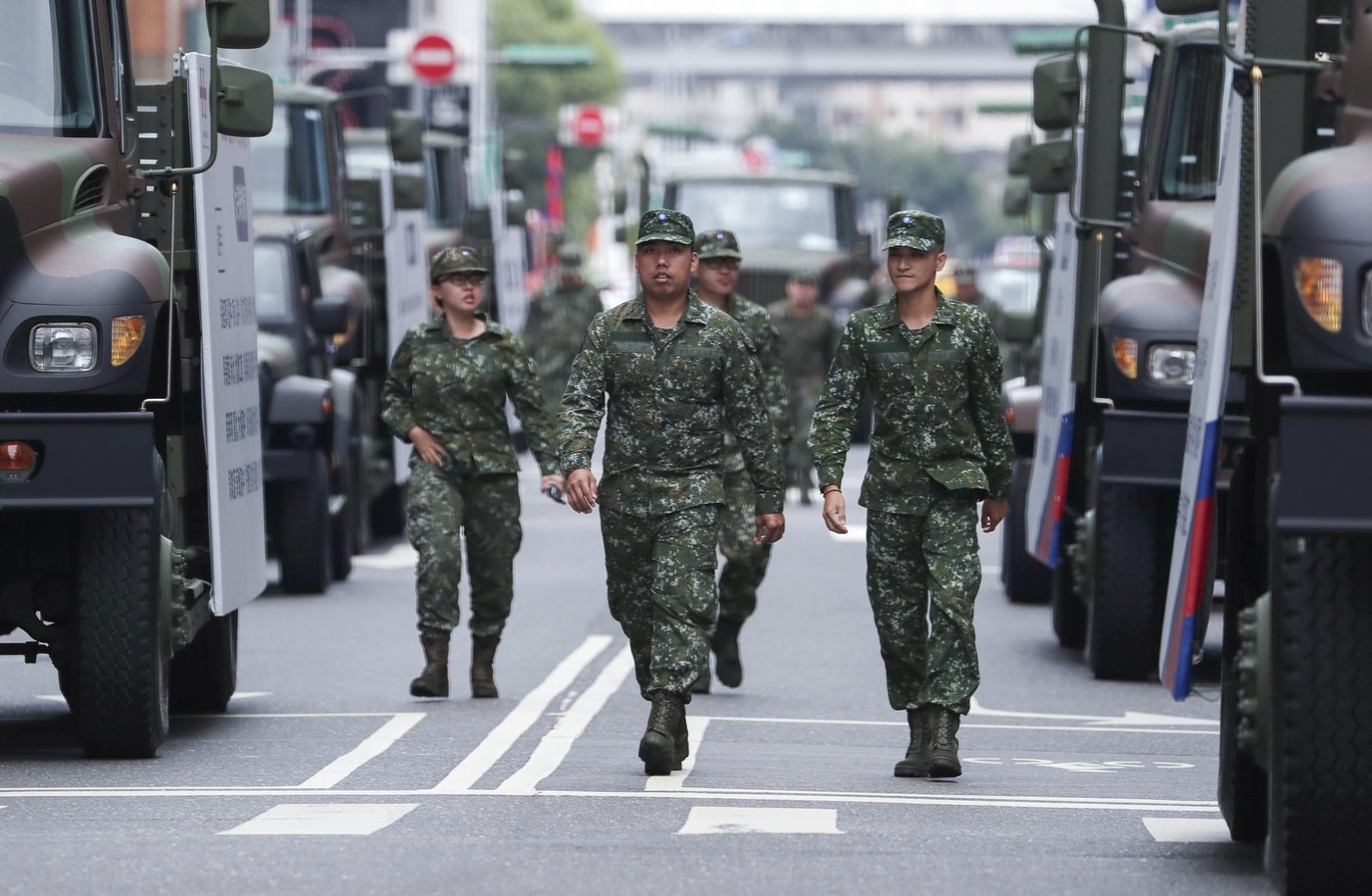 China deploys record 125 warplanes in large-scale military drill in warning to Taiwan | iNFOnews.ca