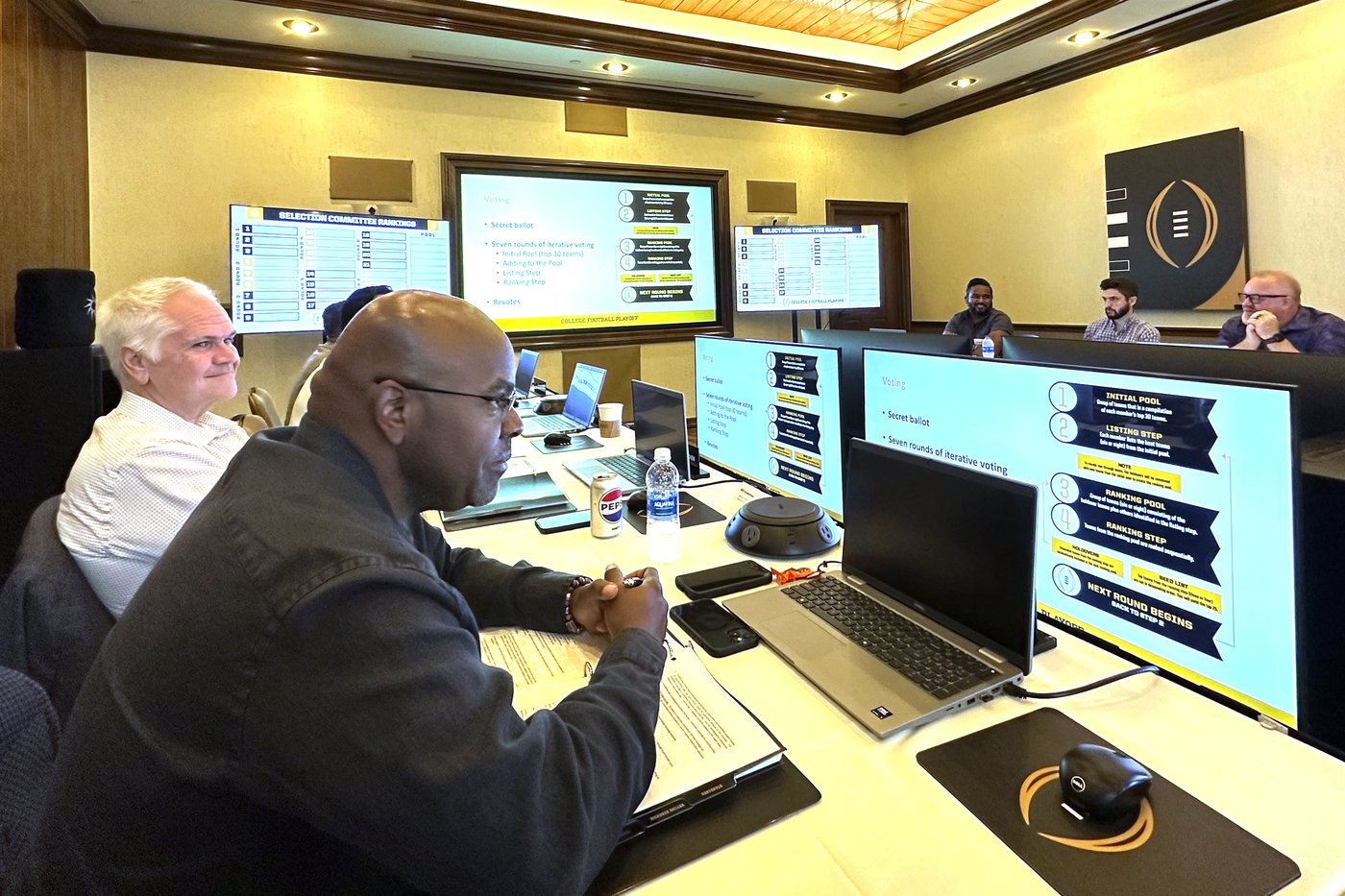 Setting 12-team playoff bracket not the same as ranking top 12 teams and could be 'a shocker' | iNFOnews.ca