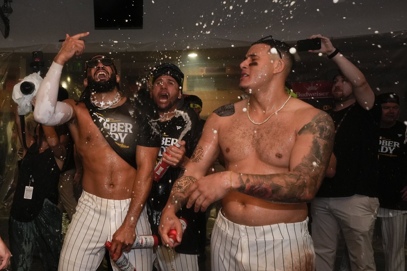 Higashioka's homer starts rally as Padres beat Braves 5-4 to sweep NL Wild Card Series | iNFOnews.ca