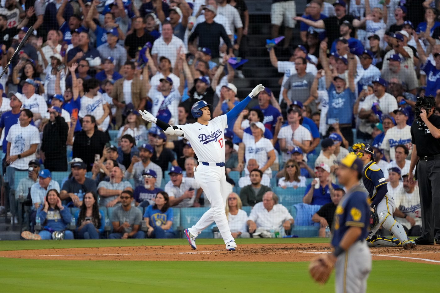 Ohtani hits early 3-run homer but comes up empty late as Dodgers get swept by Brewers in NLCS | iNFOnews.ca Ohtani hits early 3-run homer but comes up empty late as Dodgers get swept by Brewers in NLCS | iNFOnews.ca
