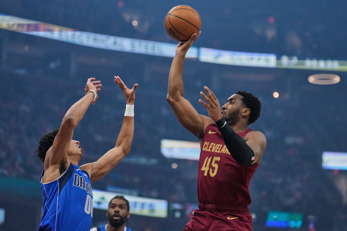 Mavericks bounce back with 130-120 victory over Cavaliers after being routed Friday night | iNFOnews.ca