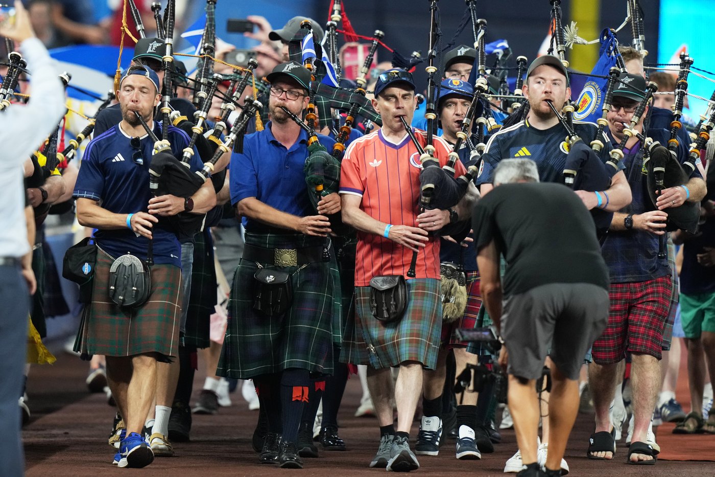 Scotland’s Tartan Army brings World Cup party from Boston to Miami, in photos | iNFOnews.ca