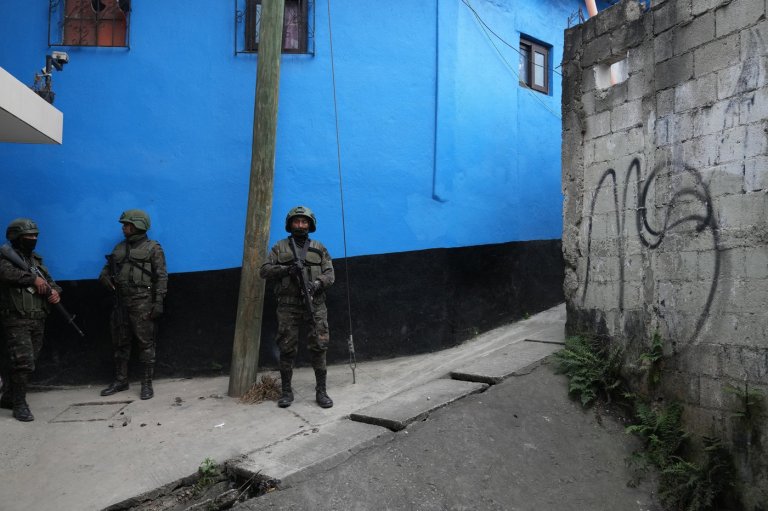 Guatemala ends emergency powers after a monthlong crackdown sparked by 10 police killings | iNFOnews.ca