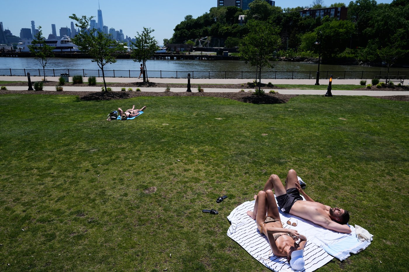 Eastern US sweats through another hot day before rain, cold move in | iNFOnews.ca Eastern US sweats through another hot day before rain, cold move in | iNFOnews.ca