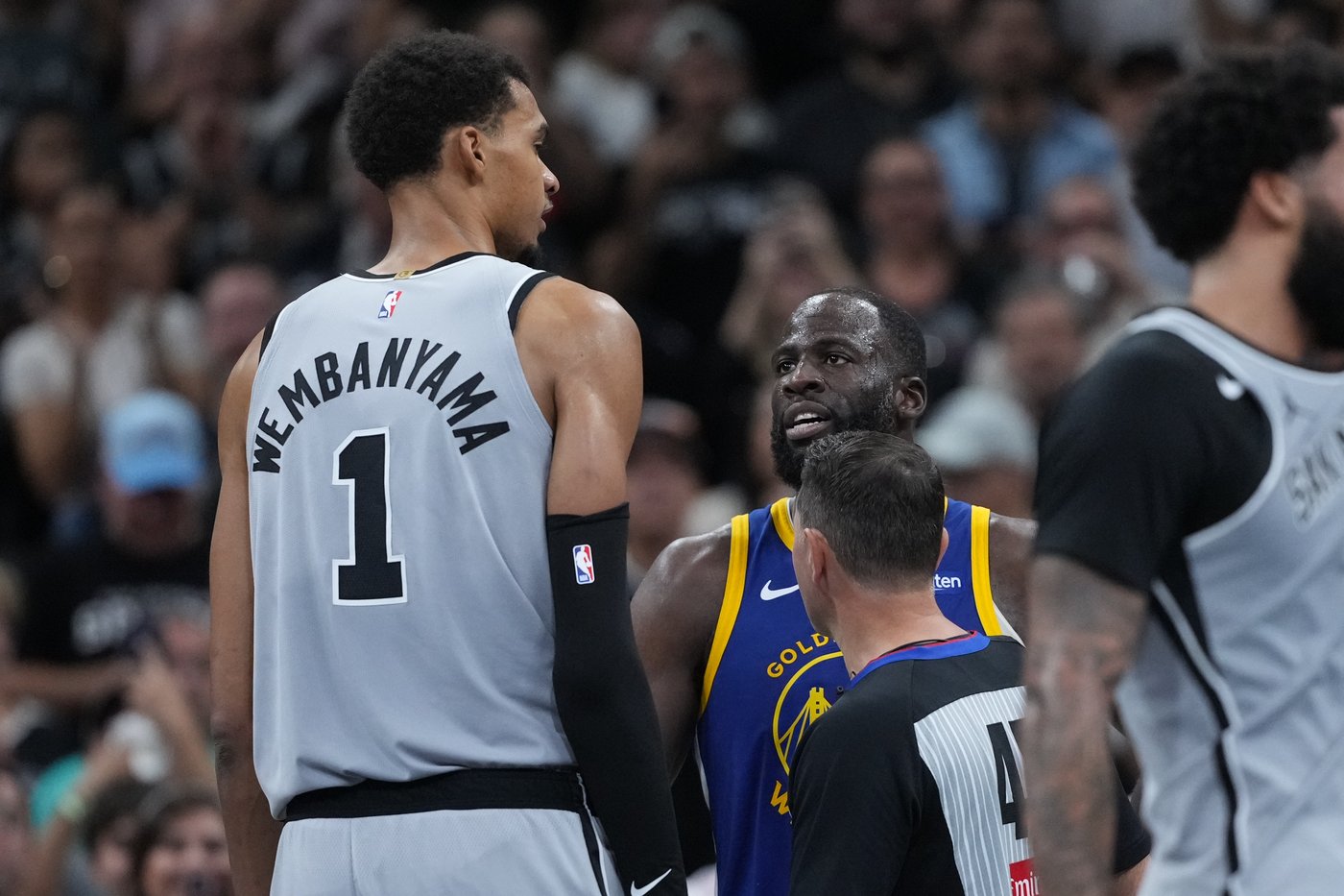 Curry scores season-high 49 points as Warriors beat Wembanyama, Spurs 109-108 in NBA Cup | iNFOnews.ca Curry scores season-high 49 points as Warriors beat Wembanyama, Spurs 109-108 in NBA Cup | iNFOnews.ca