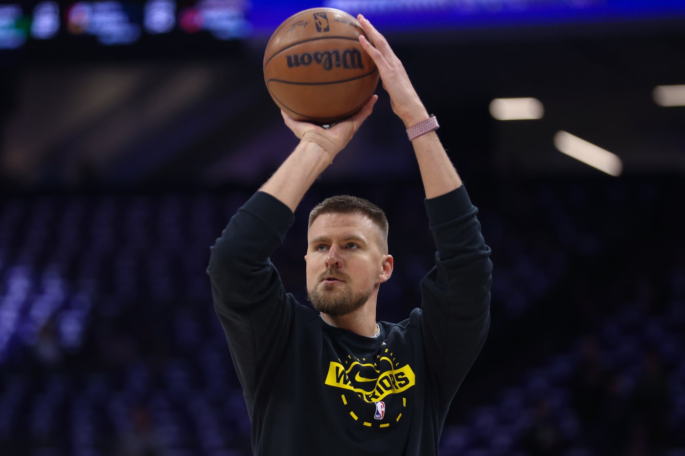 Warriors center Kristaps Porzingis dealing with health issue, won't travel to Hawaii training camp | iNFOnews.ca