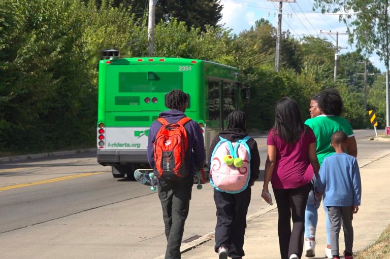 Thousands of Ohio students left without a school bus ride as private school transport expands | iNFOnews.ca