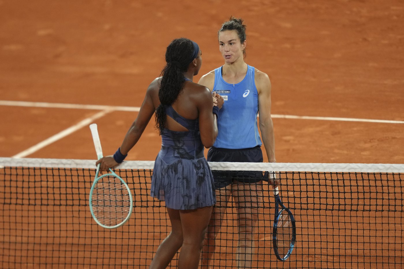 Coco Gauff defeats Loïs Boisson 6-1, 6-2 to reach her second French Open final | iNFOnews.ca Coco Gauff defeats Loïs Boisson 6-1, 6-2 to reach her second French Open final | iNFOnews.ca