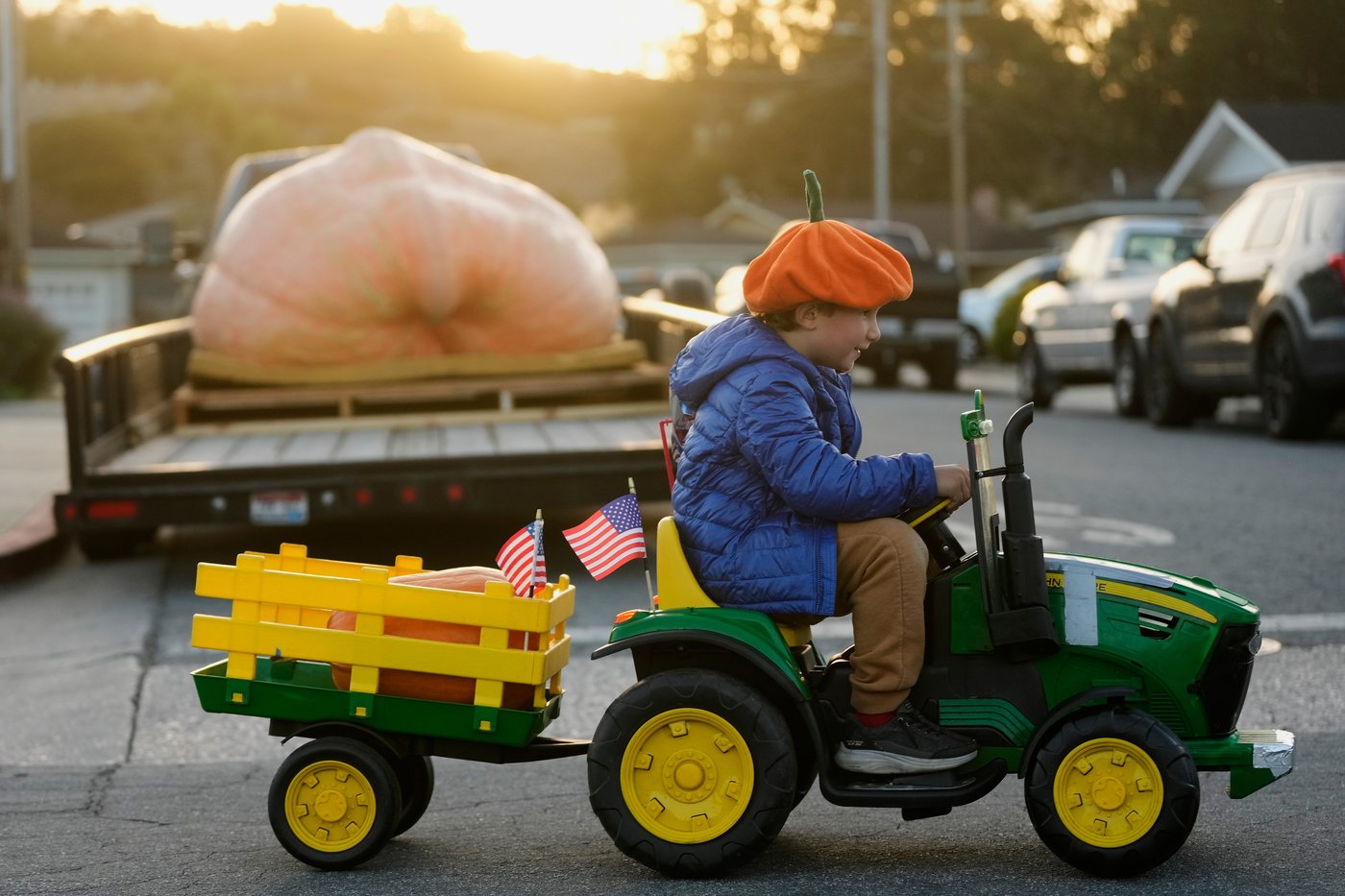 3,156-pound pumpkin grown in Rhode Island is inspected for possible world record | iNFOnews.ca