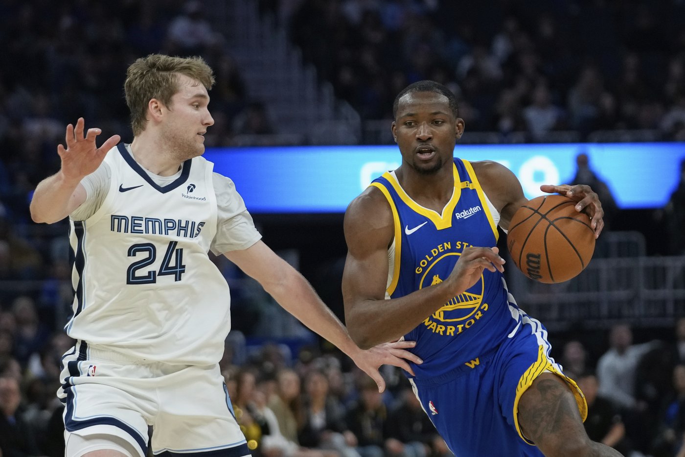 Warriors forward Jonathan Kuminga sprains right ankle and Kerr expects him to miss time | iNFOnews.ca