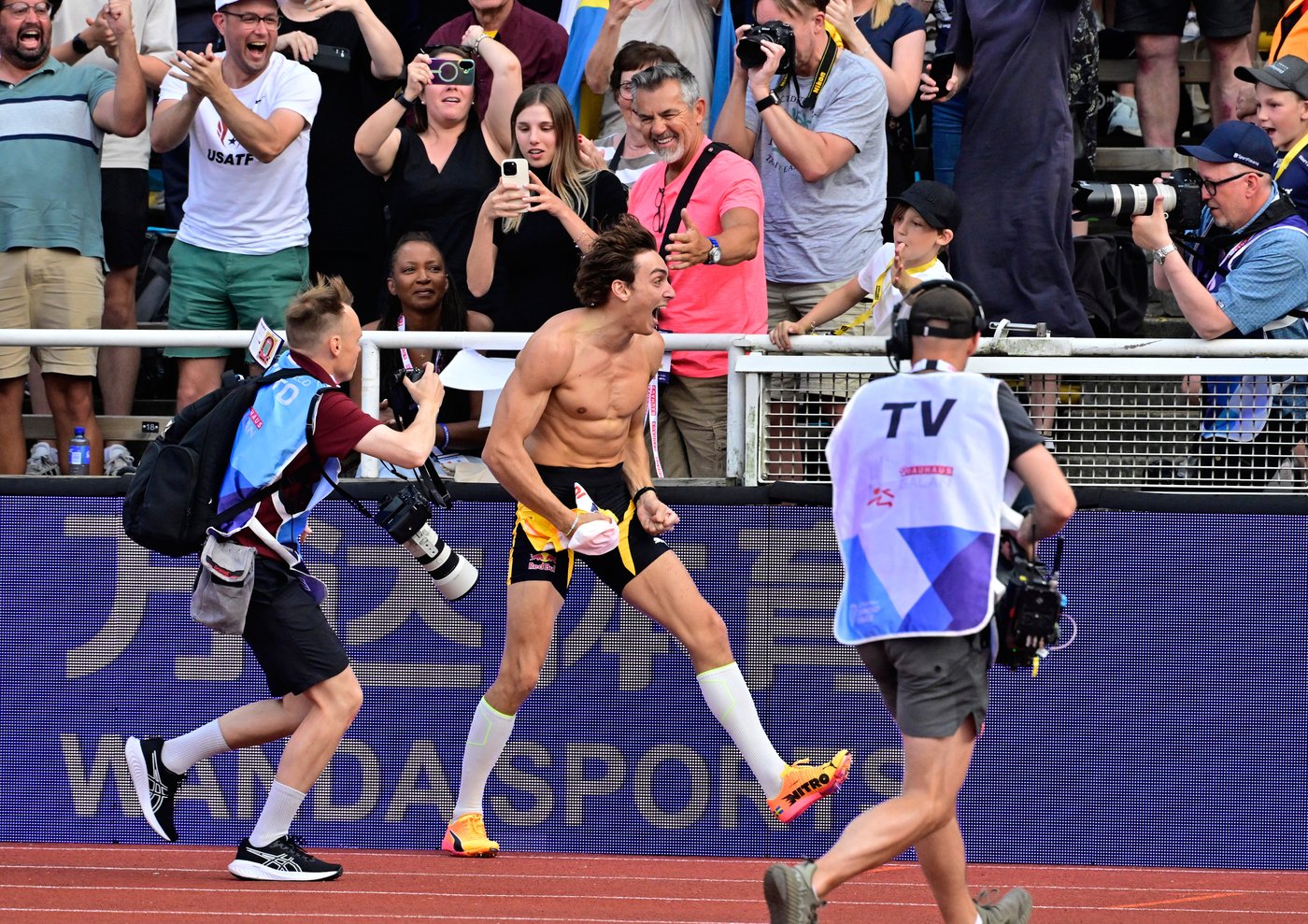 Duplantis raises his pole vault world record to 6.28 meters in front of home fans in Sweden | iNFOnews.ca Duplantis raises his pole vault world record to 6.28 meters in front of home fans in Sweden | iNFOnews.ca
