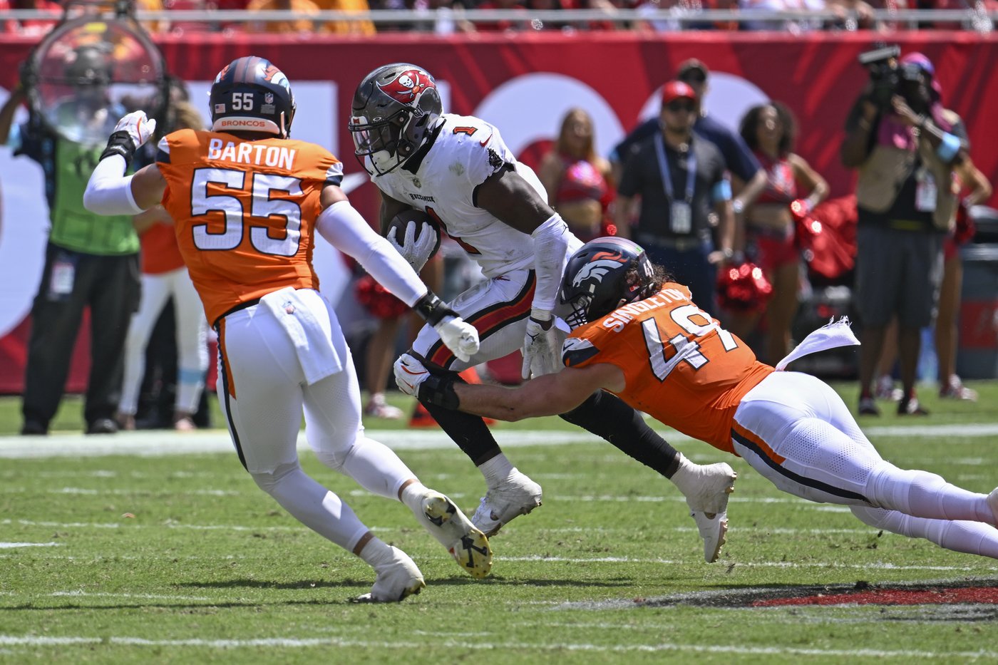 Broncos suffer big loss after leading tackler Alex Singleton diagnosed with torn ACL | iNFOnews.ca