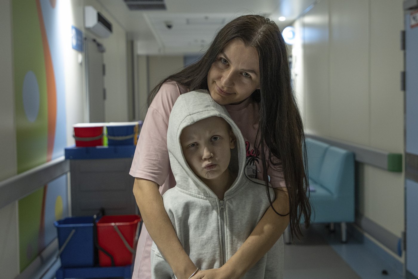 Hospital clowns bring joy to young Ukrainian cancer patients who survived Russian missile attack | iNFOnews.ca