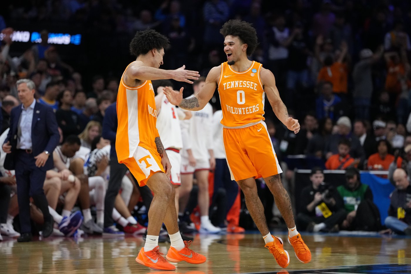 Tennessee reaches its 4th straight Sweet 16, beating Virginia 79-72 in March Madness | iNFOnews.ca Tennessee reaches its 4th straight Sweet 16, beating Virginia 79-72 in March Madness | iNFOnews.ca