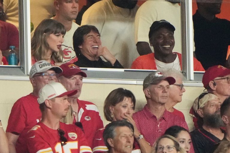 Taylor Swift skips the Emmys for Arrowhead, cheering on hubby Travis Kelce alongside Tom Cruise | iNFOnews.ca