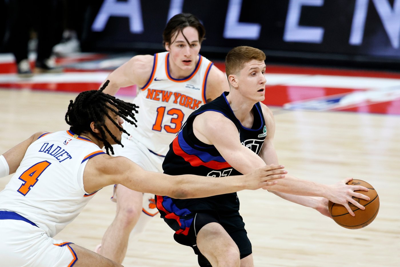 Pistons rout Knicks 118-80, end New York's 8-game winning streak | iNFOnews.ca