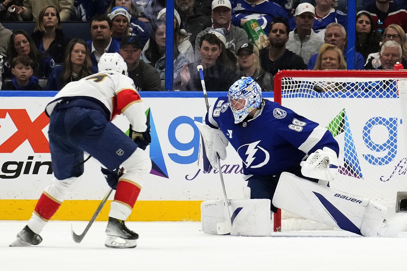 Panthers use short-handed goals to beat Lightning 4-2 in opener of home-and-home set | iNFOnews.ca