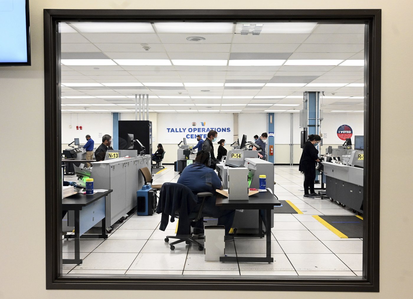 Florida has nearly all ballots counted on Election Day, while California can take weeks. This is why | iNFOnews.ca