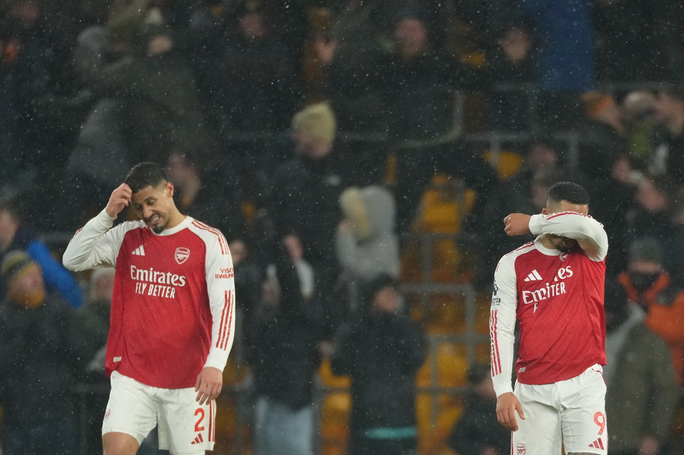 Arsenal blows two-goal lead at Wolves to boost Man City's Premier League title chances | iNFOnews.ca