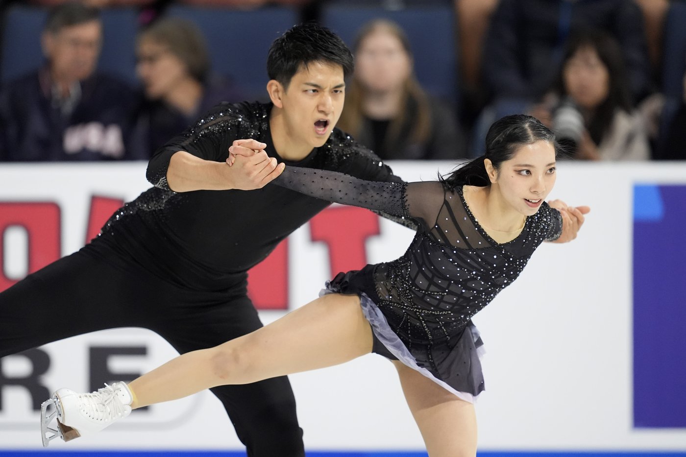 US skaters Isabeau Levito, Bradie Tennell lead after short program at season-opening Skate America | iNFOnews.ca