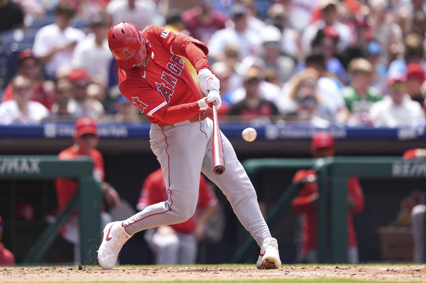 Soriano limits Phillies to 2 runs in 7 innings in Angels' 8-2 victory | iNFOnews.ca
