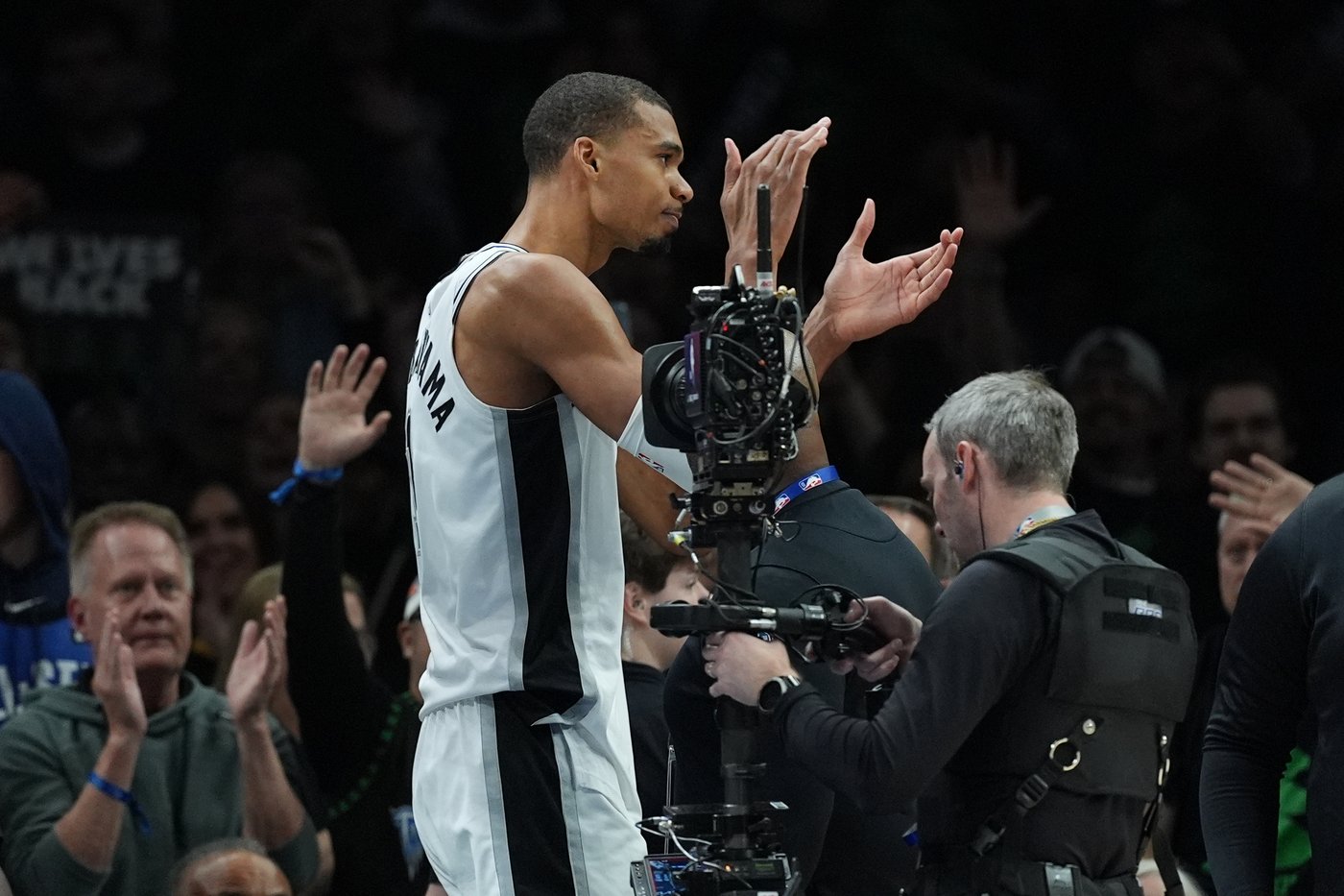 Wembanyama gets ejected early in Spurs-Wolves Game 4 for elbowing Reid and drawing a Flagrant 2 foul | iNFOnews.ca Wembanyama gets ejected early in Spurs-Wolves Game 4 for elbowing Reid and drawing a Flagrant 2 foul | iNFOnews.ca