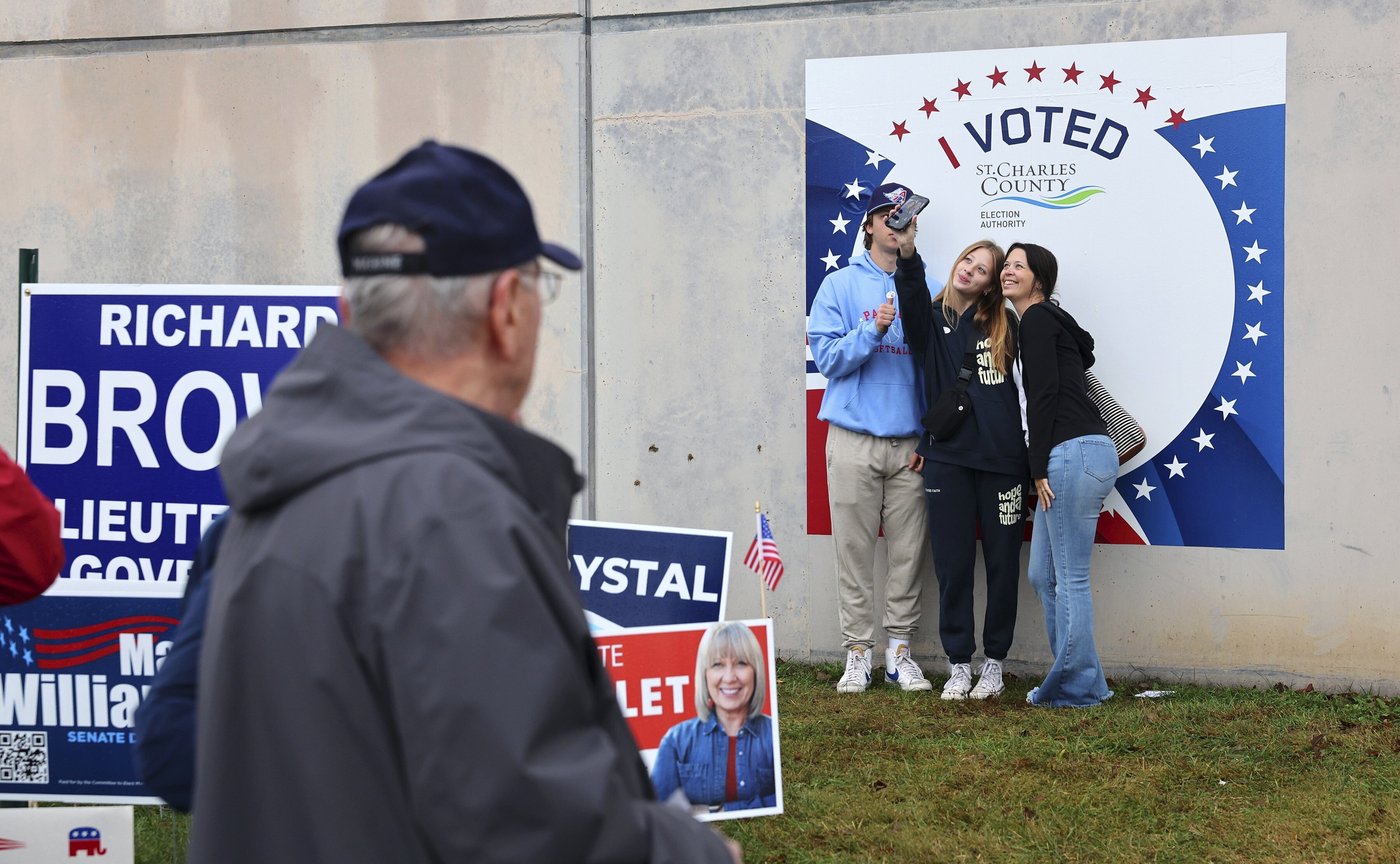 Judge dismisses Missouri lawsuit that sought watchers at early voting | iNFOnews.ca