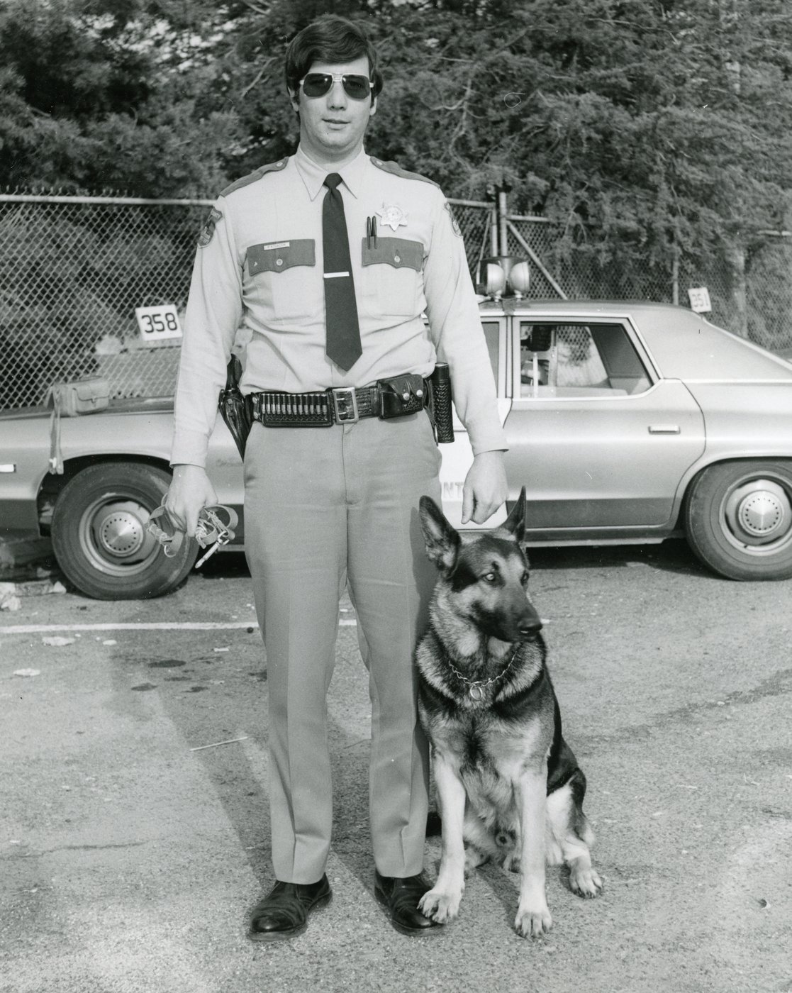 The FBI exhumed a K-9 commander's dog in a cold case murder. But what really killed Fuzz? | iNFOnews.ca The FBI exhumed a K-9 commander's dog in a cold case murder. But what really killed Fuzz? | iNFOnews.ca